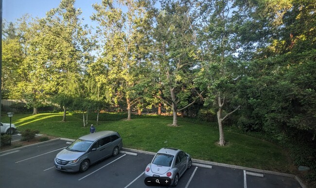 Building Photo - 938 Clark Ave