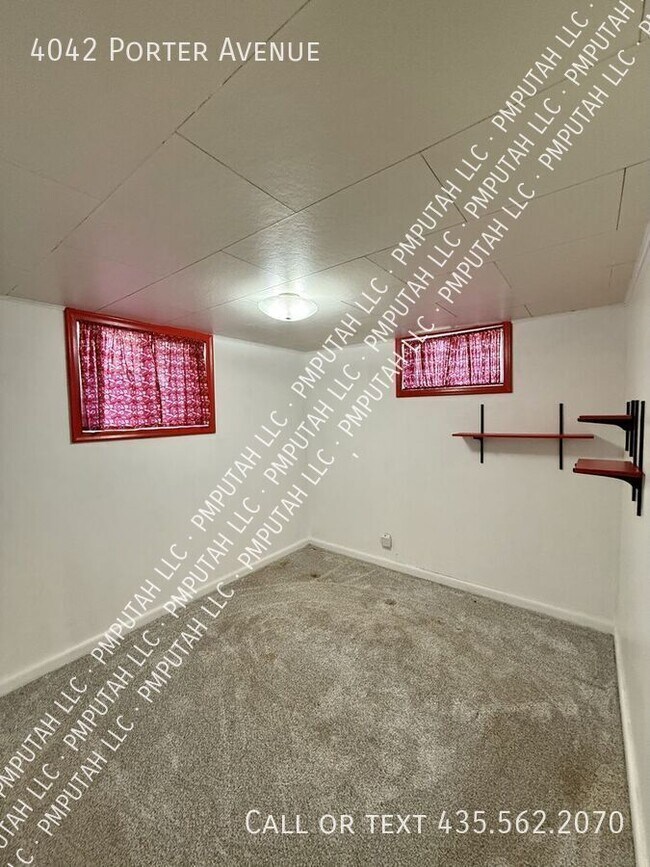 Building Photo - 4042 Porter Ave