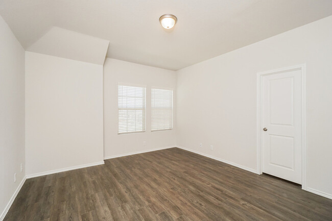 Building Photo - 5006 Blue Ranch