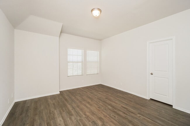 Building Photo - 5235 Blue Ranch