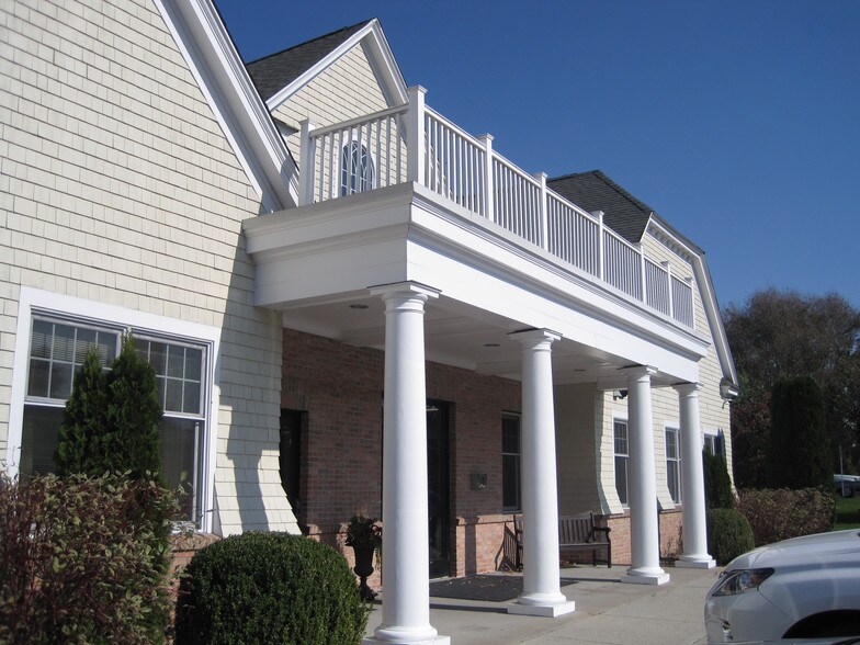 Building Photo - 94 Danbury Rd