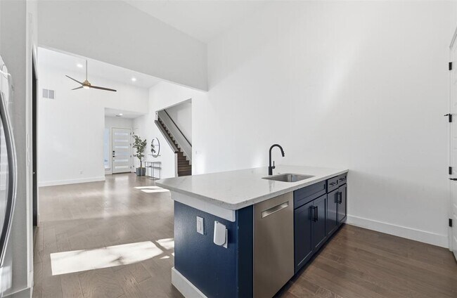 Building Photo - 904 Catalpa St