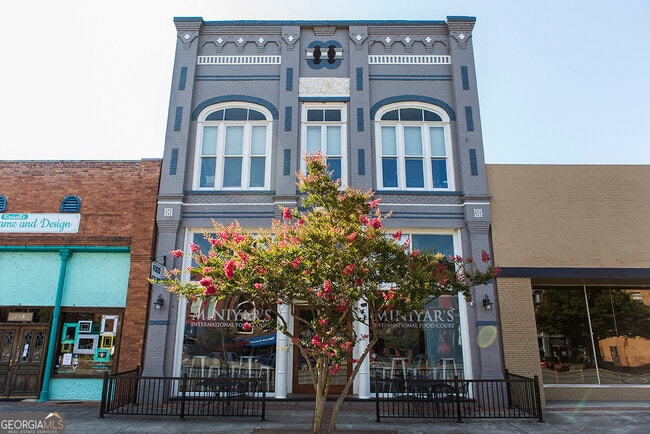 Primary Photo - 114 Broad St