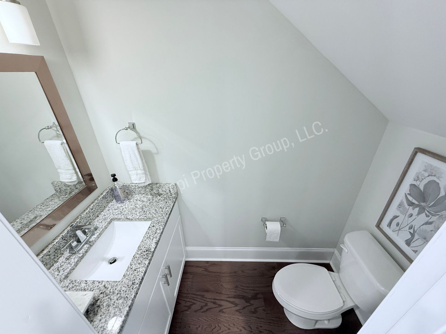 Building Photo - 102 Farm View Dr