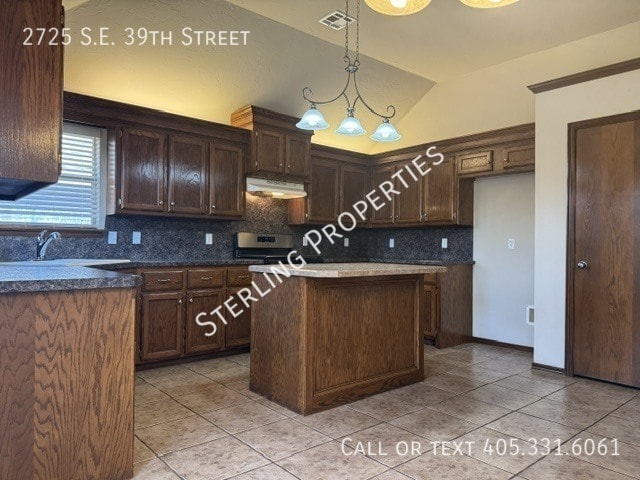 Building Photo - 2725 SE 39th St