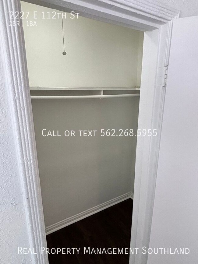 Building Photo - 1 Bedroom available now in Los Angeles!!