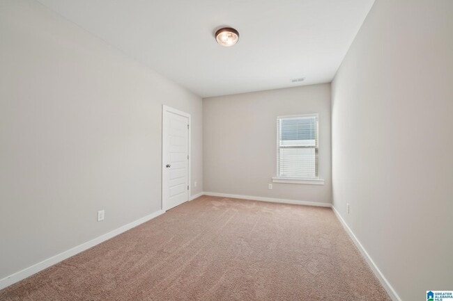 Building Photo - 152 Kings Wy