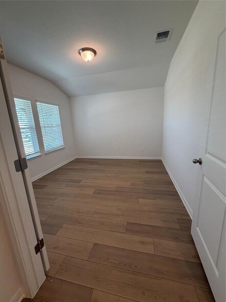 Building Photo - 180 Coopers Hawk Crst