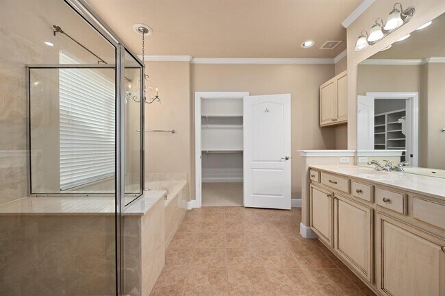 Building Photo - 216 Armstrong Dr