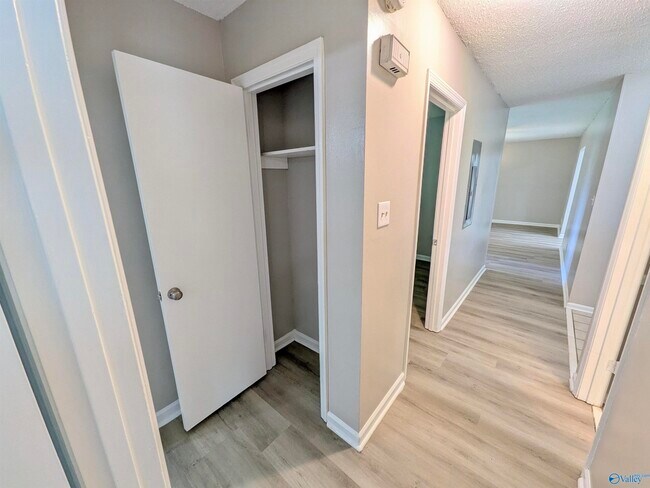 Building Photo - 14012 Hurstland Dr SW