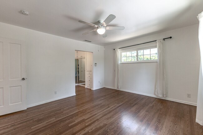 Building Photo - 1290 Clubhouse Dr
