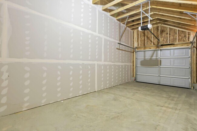 Building Photo - 901 Miller Ave