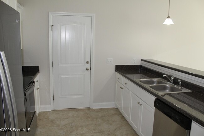 Building Photo - 282 Bridgewater Ln