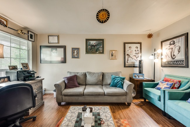 Building Photo - 5825 Reiger Ave