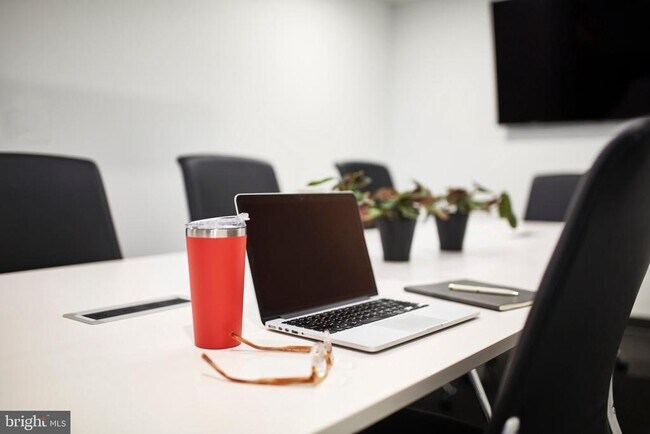 Building Photo - 1110 23rd St NW