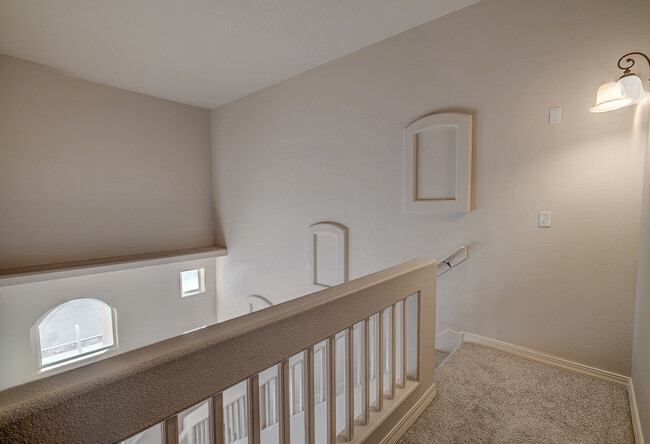 Building Photo - Eastside 3 Bedroom 2.5 Bath
