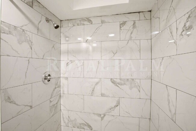 Building Photo - 2/1 Retreat in North Fort Myers: Apartment Life Called. We Didn't Answer.