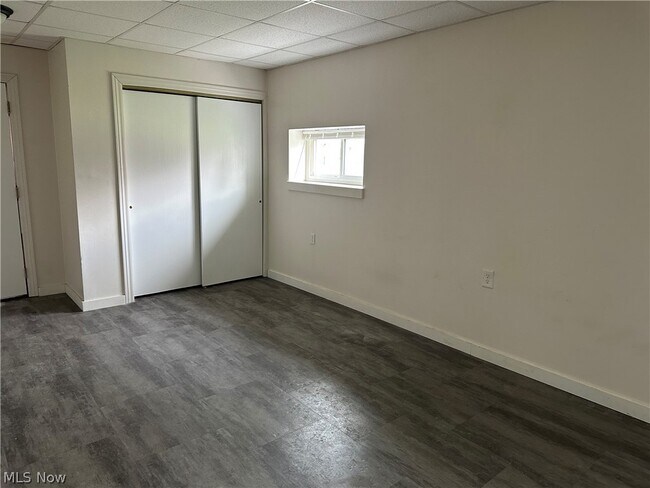 Building Photo - 5885 Youngstown Hubbard Rd