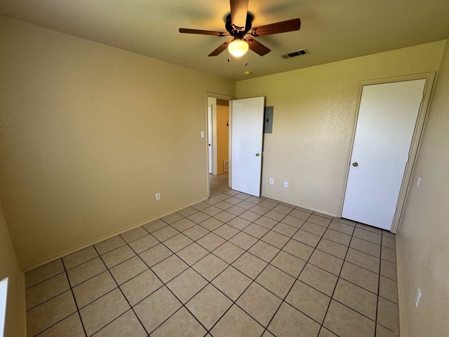 Building Photo - 5702 Greengate Dr