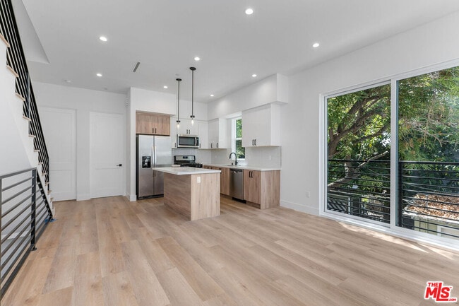 Building Photo - 1821 Ashmore Pl