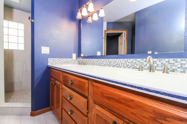 Building Photo - Spacious 3-Bedroom Home with Unfinished Basement in Prime Midtown Fort Collins Location