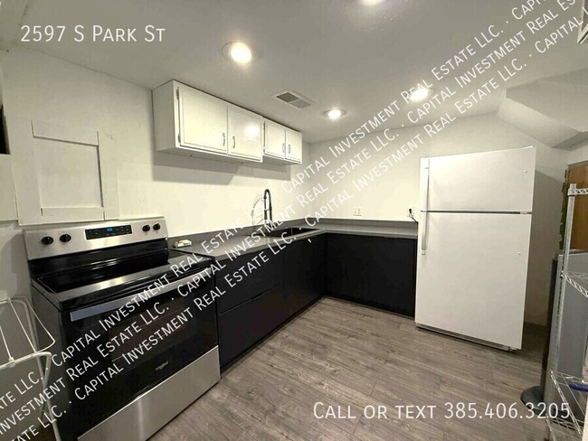 Building Photo - 2597 S Park St