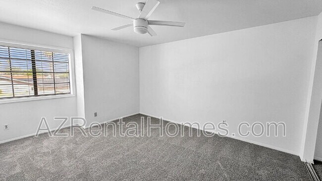 Building Photo - 1657 N Doran