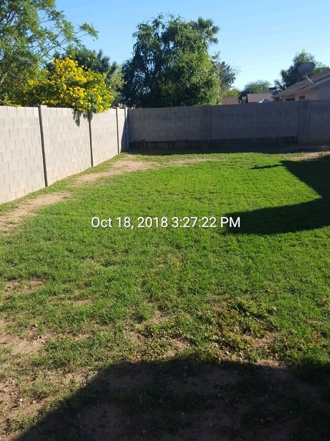 Building Photo - Nice 3 bedroom, 2 bath home in great Chand...