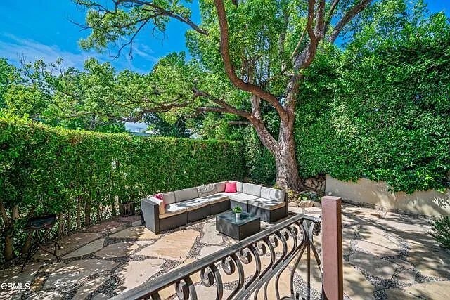 Building Photo - 748 N La Jolla Ave