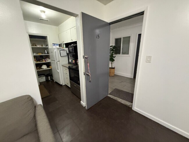 Building Photo - 68 E 200 S