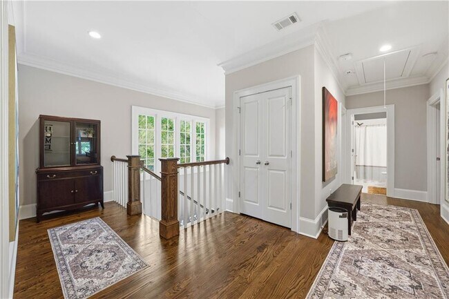 Building Photo - 1295 Cumberland Rd NE