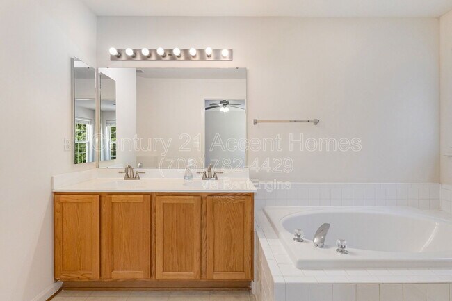 Building Photo - 9780 Lorraine Carol Way