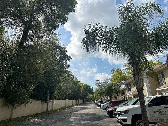 Building Photo - 5206 Sunridge Palms Dr