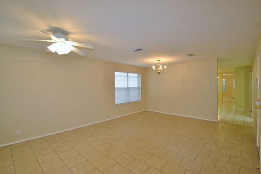 Building Photo - North West San Antonio 3/2