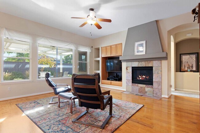 Building Photo - 3260 Mount Tamalpais Dr