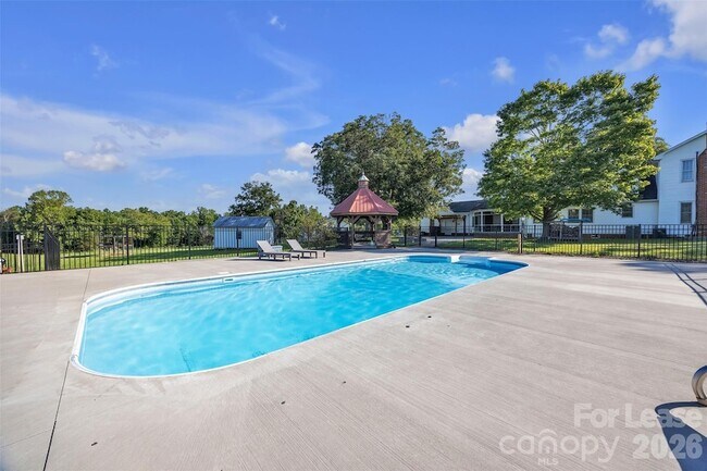 Building Photo - 462 Mock Mill Rd