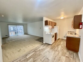 Building Photo - Greenway Park Apartments