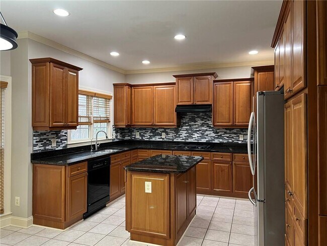 Building Photo - 2476 Sewell Mill Rd