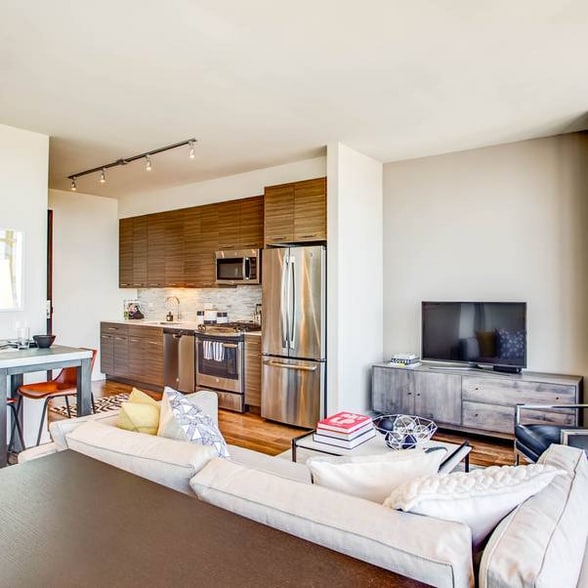 Primary Photo - 343 W Chestnut St