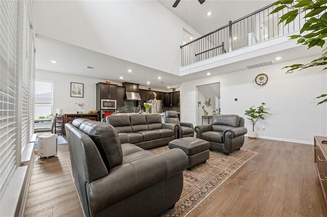Building Photo - 317 Barton Oak Trl