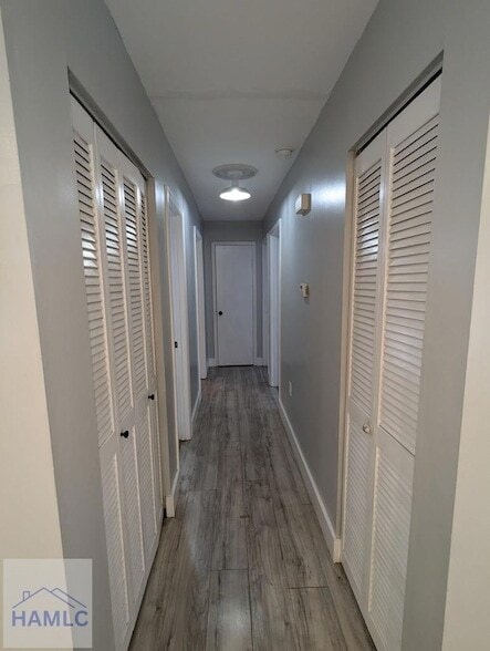 Building Photo - 600 Thornwood Way