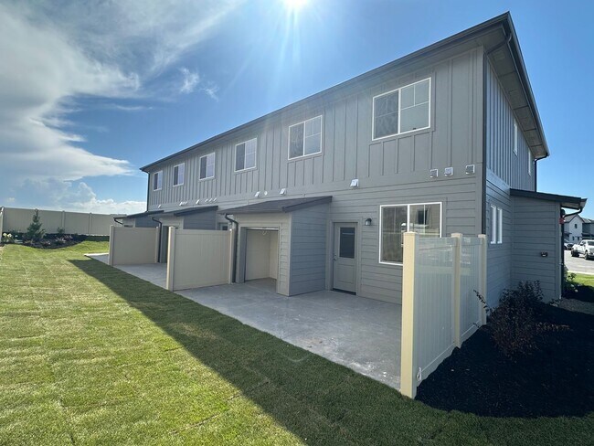 Building Photo - 4095 S Lone Pne Wy