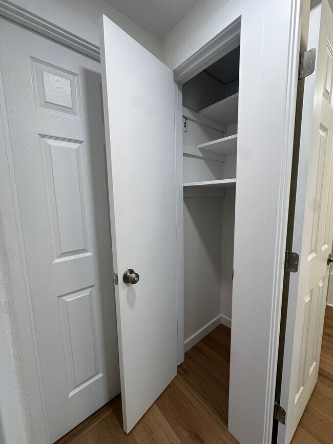 Building Photo - Completely Remodeled Home on 1 Acre in DRW