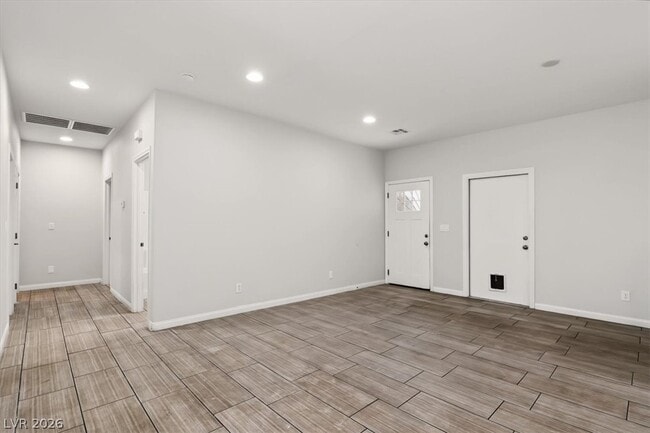 Building Photo - 4966 Andover Dr