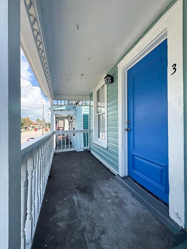 Building Photo - 1810 24th Street Rear