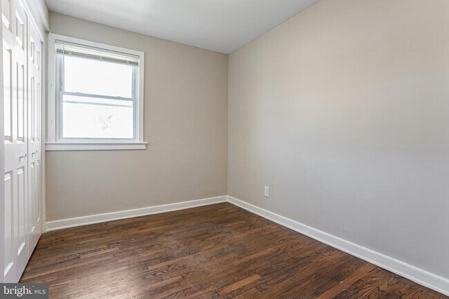 Building Photo - 3815 28th Ave