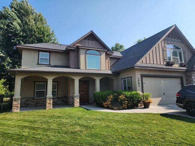 Building Photo - Beautiful 4 bedroom, 3 bath home in Meridian.