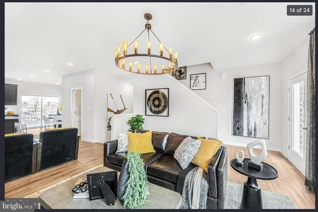 Building Photo - 42 Anderson Dr