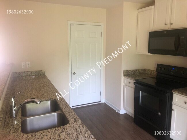 Building Photo - 3009 Chatuge Ct