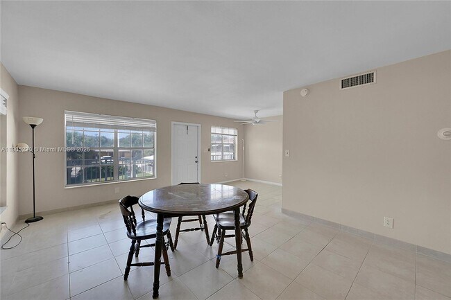 Building Photo - 3217 NE 11th St